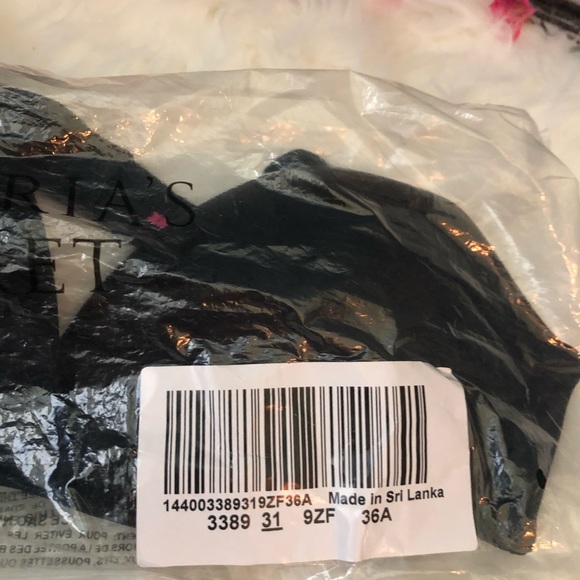 Black VS Pink Bra - Picture 2 of 2